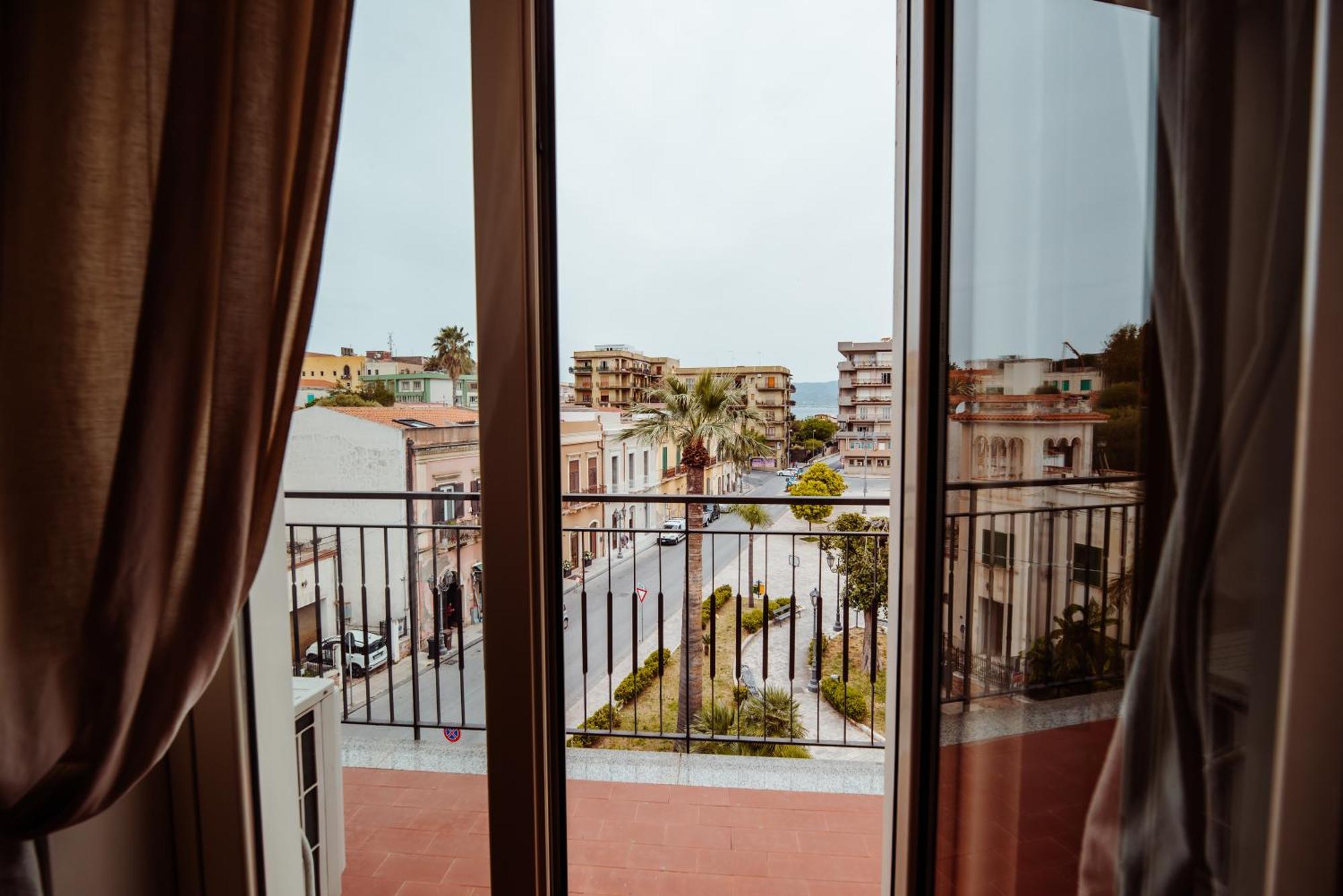 Domus Musia Apartment Milazzo Bagian luar foto