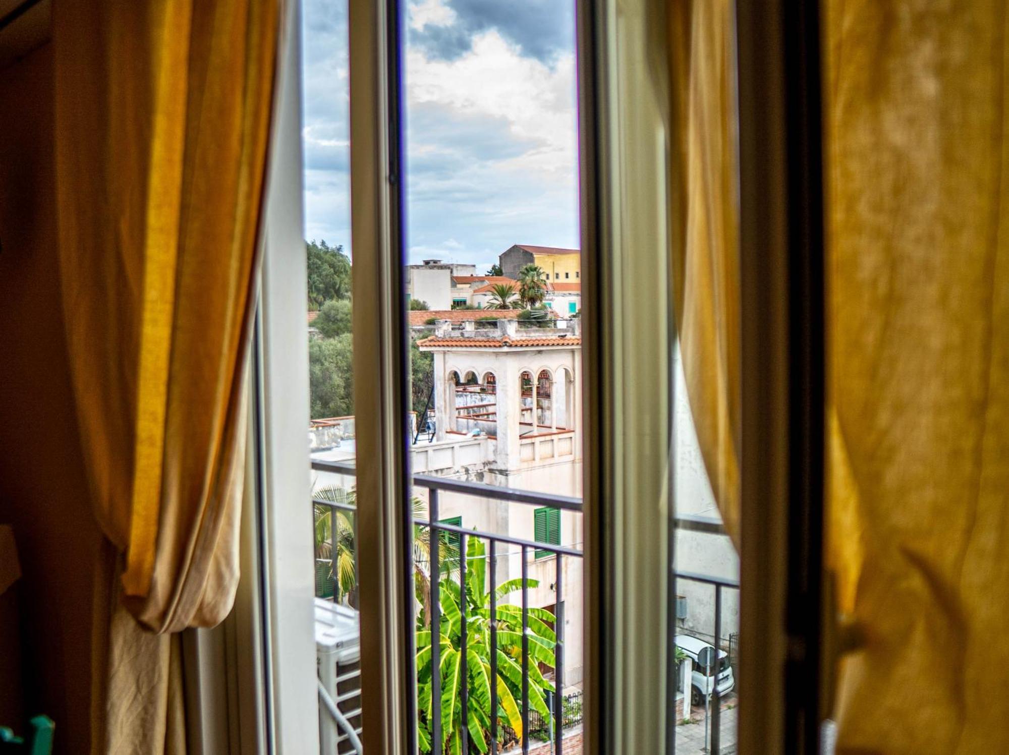 Domus Musia Apartment Milazzo Bagian luar foto